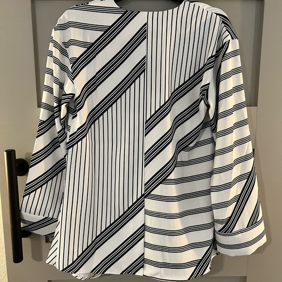 Kerrently The Drop Black/ White Stripe Knotted Tunic by Courtney Kerr - Picture 9 of 11